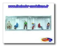 3 couples assis sur 3 bancs PREISER