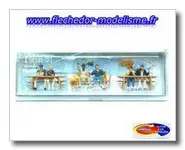 6 personnages assis à la brasserie PREIS