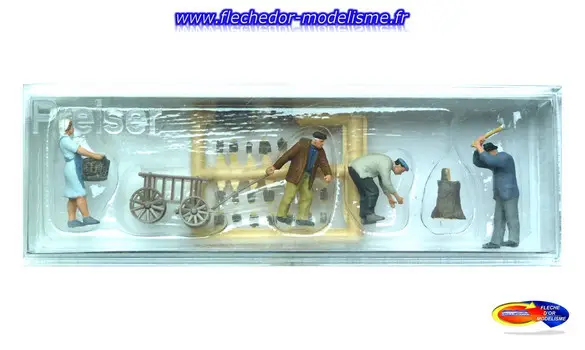 4 personnages à la ferme et accessoires