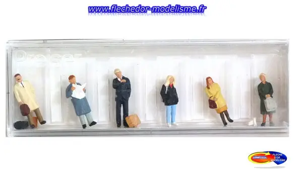 6 voyageurs en attente PREISER