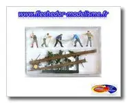 5 bûcherons et troncs de bois PREISER