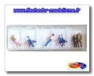 Mères, grand-parents, enfants en pousset