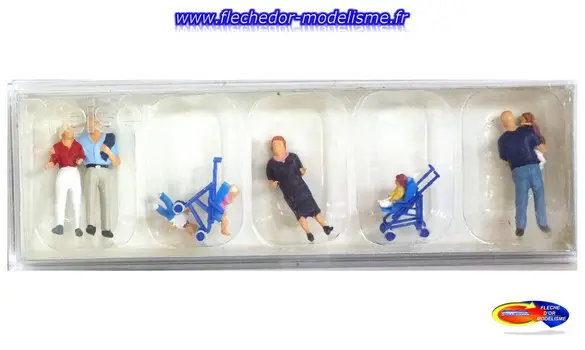 Parents avec enfants et poussettes PREIS