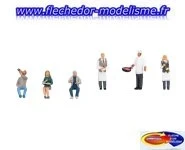 Serveur et clients au restaurant FALLER