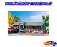 Hangar et grue de chargement FALLER