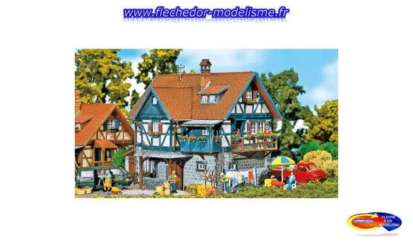 Maison à pans de bois campagnarde FALLER