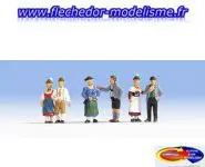 6 figurines en costumes folklor. NOCH