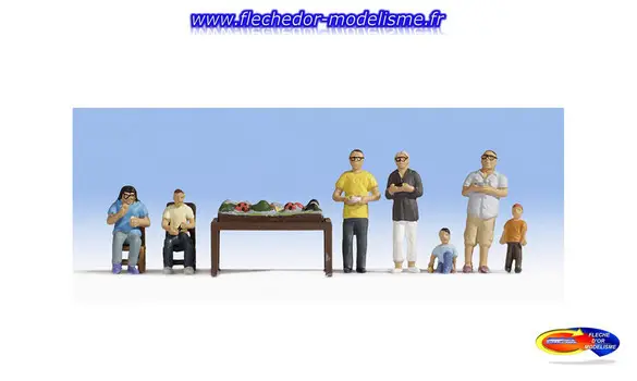 4 parents et 3 enfants jouant NOCH