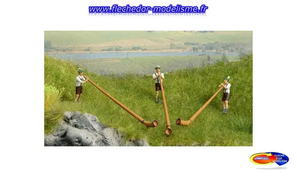 3 figurines jouant du cor des Alpes NOCH