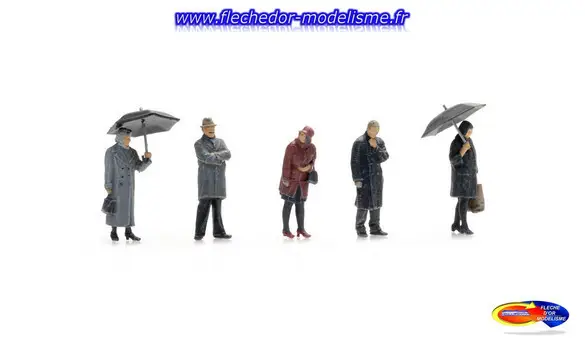 5 passants sous la pluie ARTITEC
