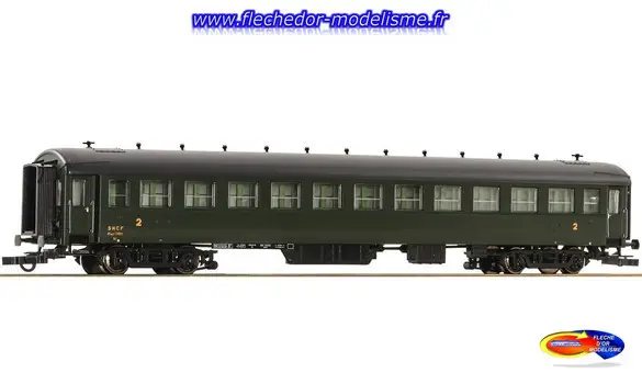 Voiture express 2e Cl type B11 SNCF ROCO