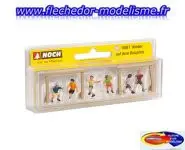 Enfants sur terrain de football NOCH