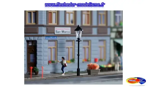 12 Lampes à gaz électrifiées AUHAGEN