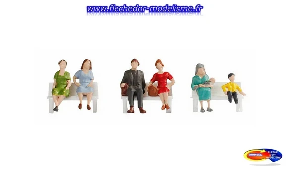 6 figurines "assises" NOCH
